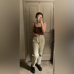✨4/$10 4 items for $10✨Liz Claiborne khaki pleated pants